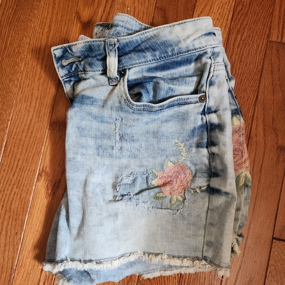 Floral shorts - Picture 3 of 4